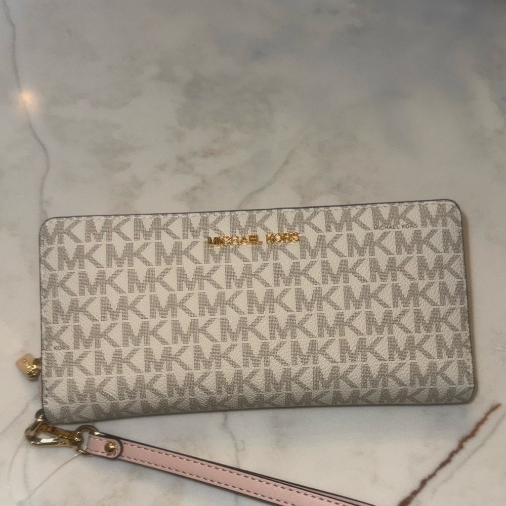 Michael kors Jet Set Travel Large Logo Wallet/Wrislet Blush  NWT